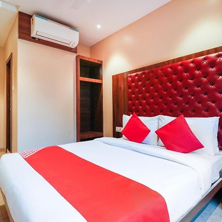 Oyo 70475 Hotel Sea Breeze Mumbai Exterior photo