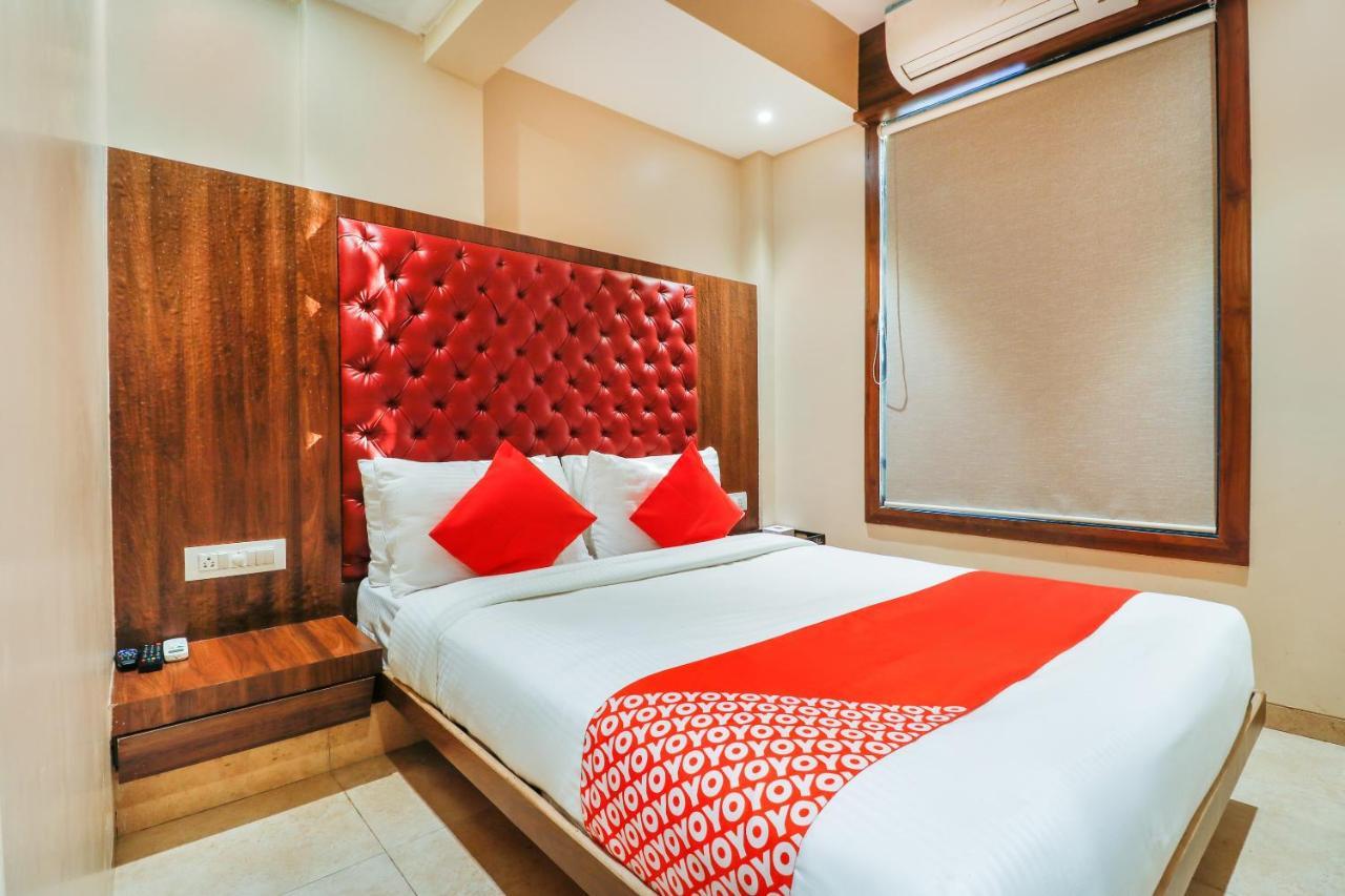 Oyo 70475 Hotel Sea Breeze Mumbai Exterior photo