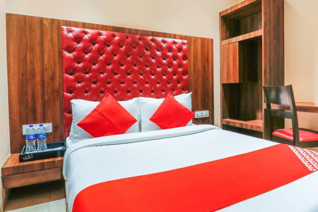 Oyo 70475 Hotel Sea Breeze Mumbai Exterior photo
