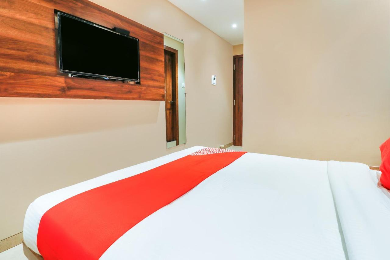 Oyo 70475 Hotel Sea Breeze Mumbai Exterior photo