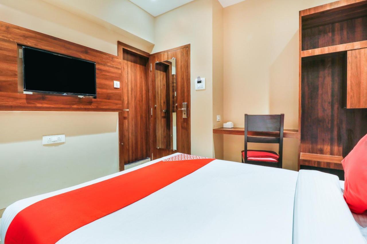 Oyo 70475 Hotel Sea Breeze Mumbai Exterior photo