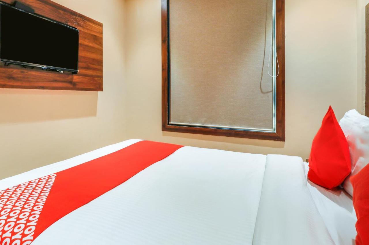 Oyo 70475 Hotel Sea Breeze Mumbai Exterior photo