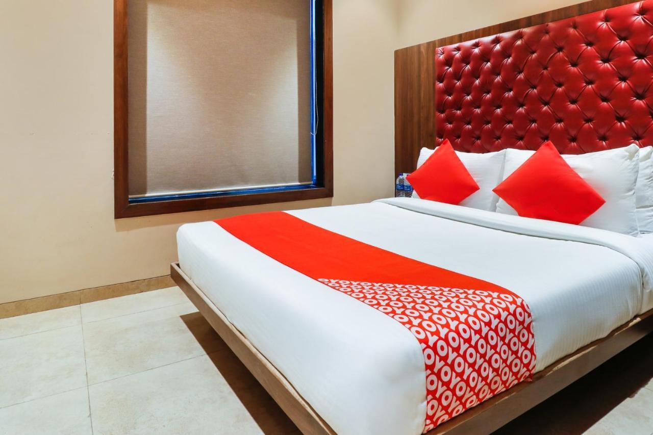 Oyo 70475 Hotel Sea Breeze Mumbai Exterior photo