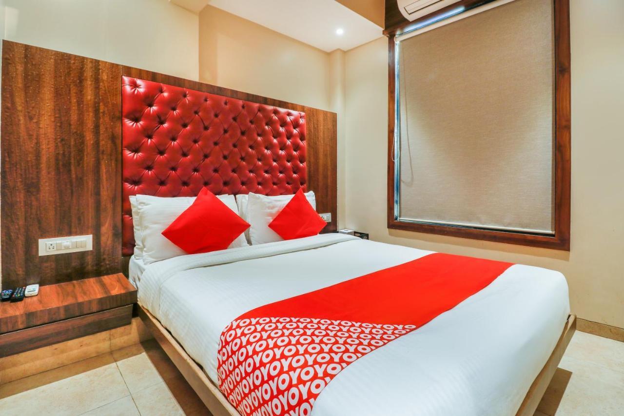 Oyo 70475 Hotel Sea Breeze Mumbai Exterior photo